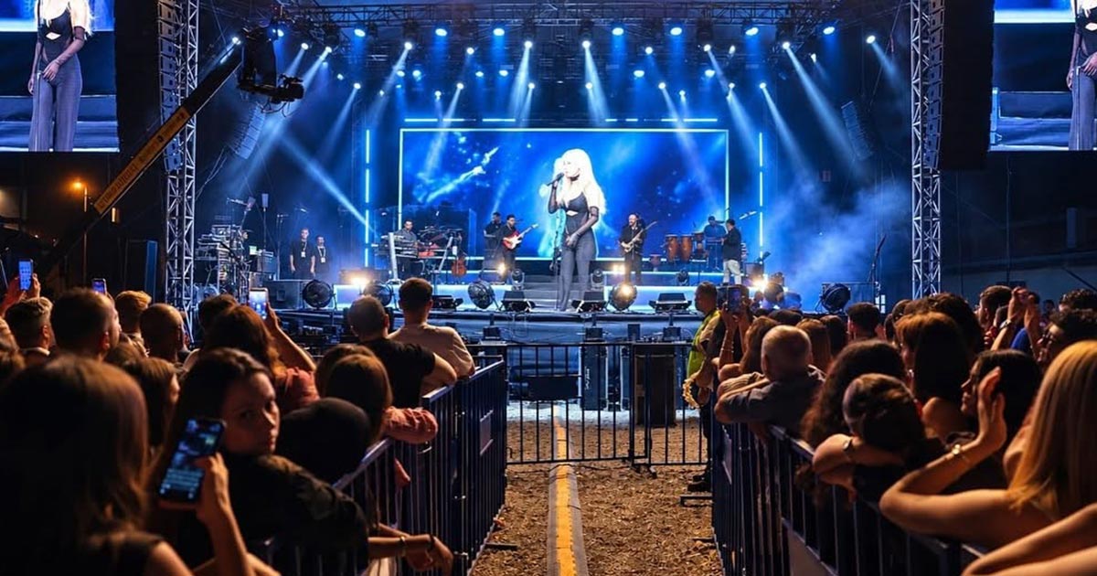FESTİVALİN FİNALİNİ DERYA ULUĞ YAPTI