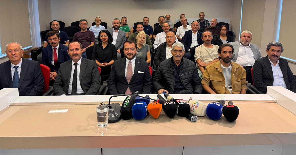 DİK DURUŞLU SİYASETİMİZE DEVAM EDECEĞİZ