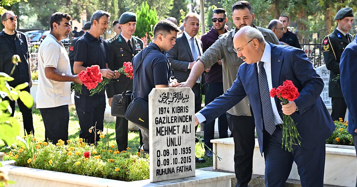 ŞEHİTLİKTE ANLAMLI TÖREN