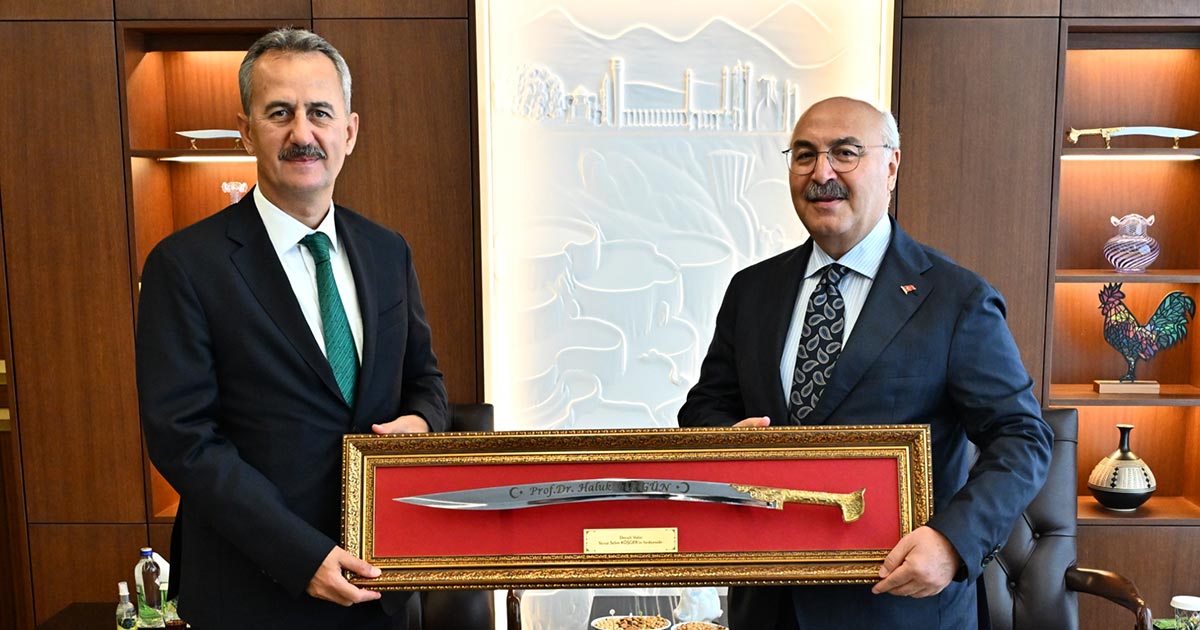 "DENİZLİ'Yİ GÜÇLÜ BİR MERKEZ YAPACAĞIZ"