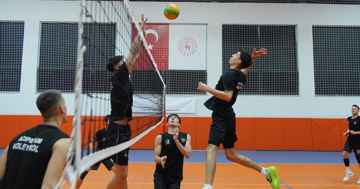 ACIPAYAM’DAN VOLEYBOLDA İDDİALI YÜKSELİŞ