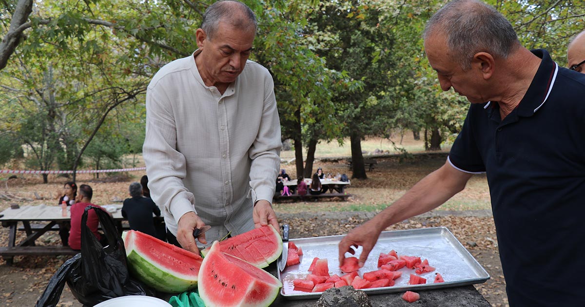 EGEKENT ÇALIŞANLARI YILIN YORGUNLUĞUNU ATTI