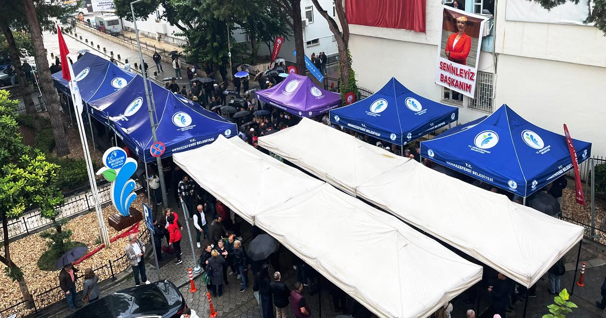 YAĞMUR ALTINDA DOĞAN’A DESTEK