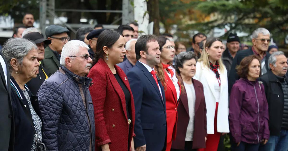 BU KAFEDE ÇAY 5 LİRA