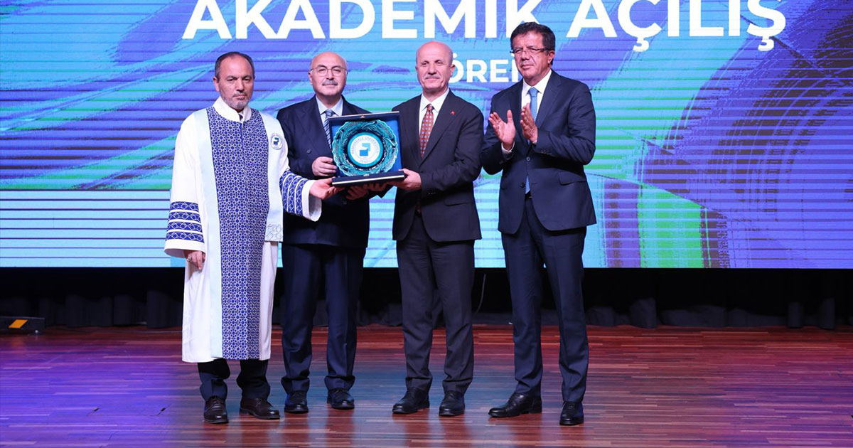 YÖK BAŞKANI EROL ÖZVAR PAÜ SENATOSUNA BAŞKANLIK ETTİ