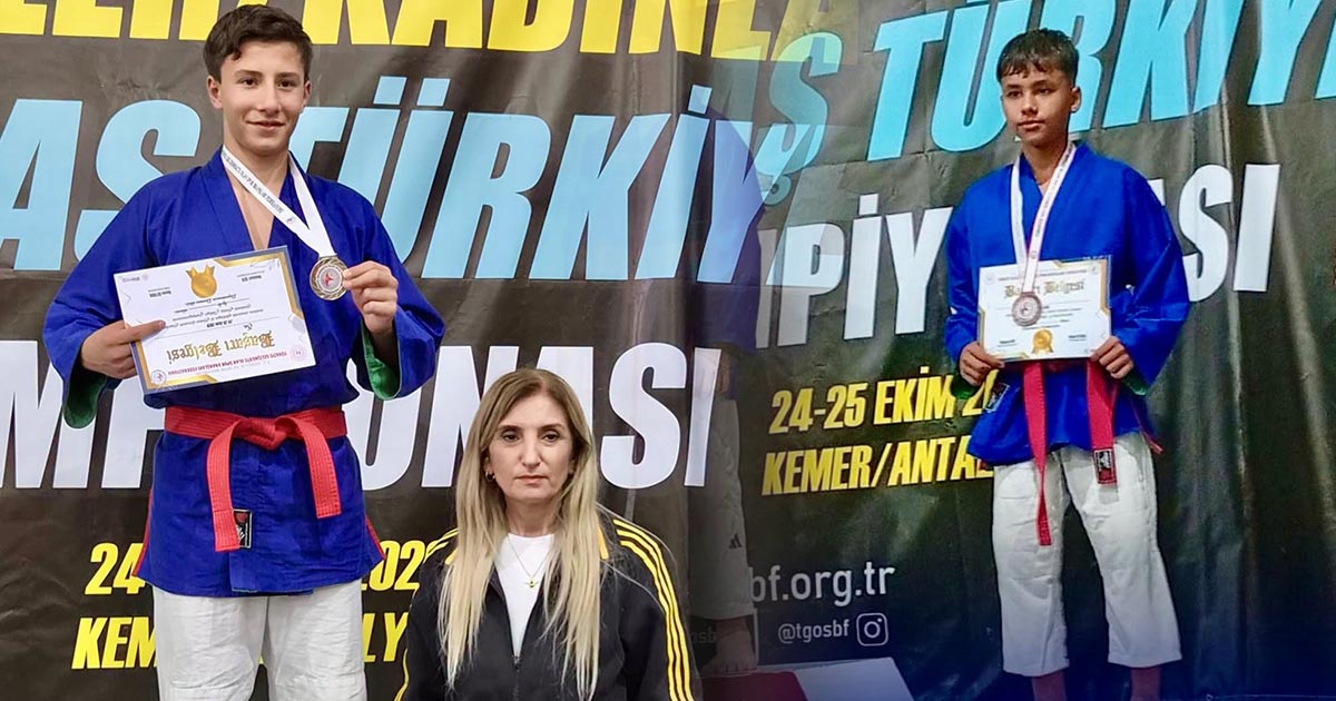 YAĞIZ ALP KURAŞTA TÜRKİYE ŞAMPİYONU